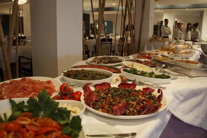 Dining 84 of 148