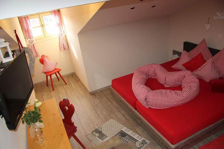 Room 6 of 42