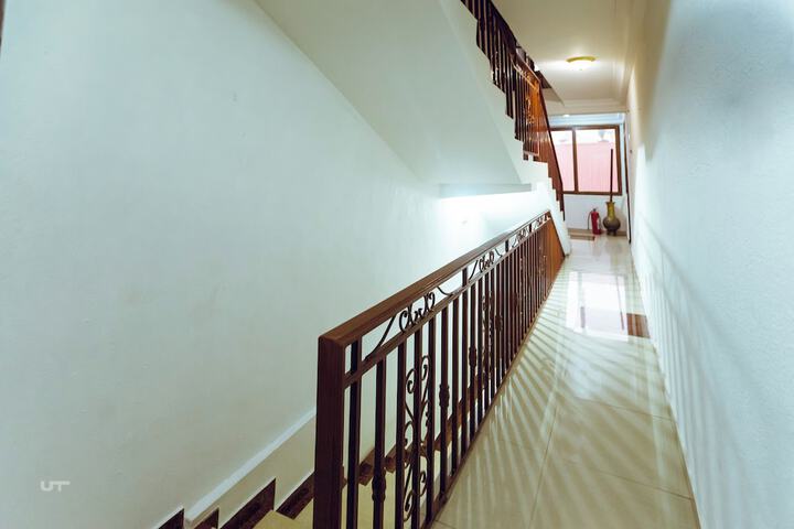 Ballroom/Hall 23 of 31