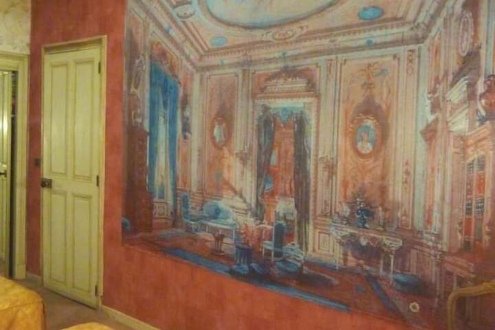 Room 24 of 46
