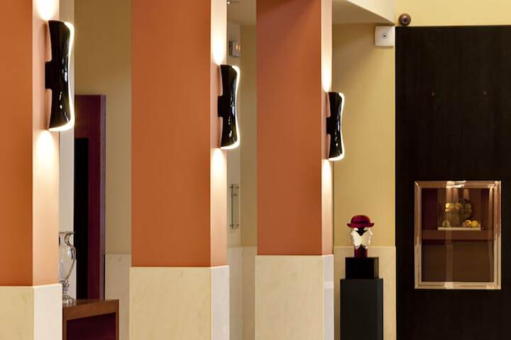 Hotel Interior 4 of 130
