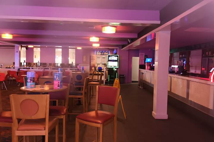 Dining 16 of 25