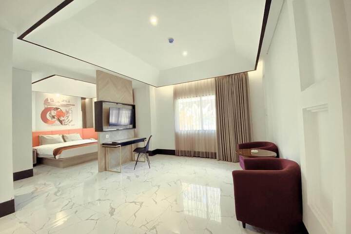 Room 18 of 28