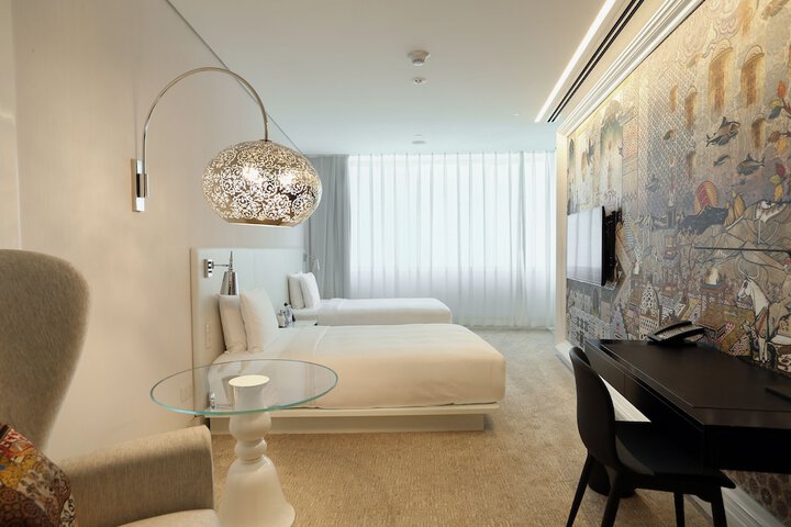 Room 12 of 183