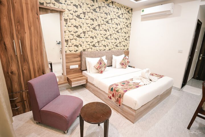 Room 25 of 58