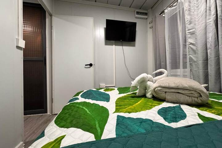 Room 12 of 25