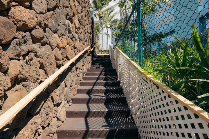 Handrails in stairways