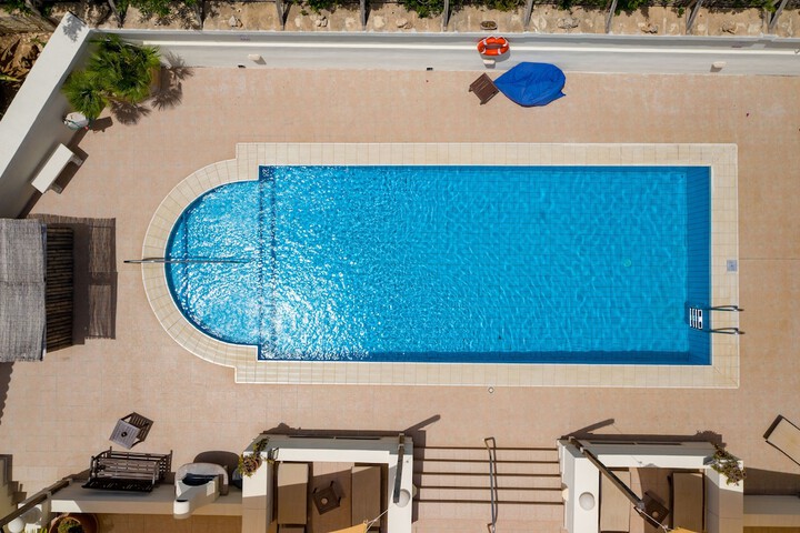 Pool 38 of 75
