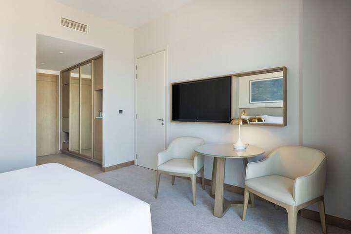 Room 28 of 70