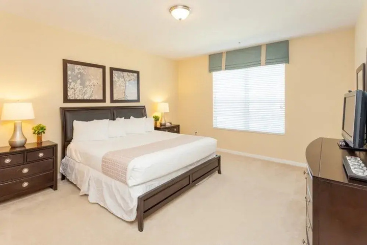 Room 4 of 30