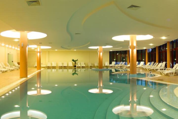 Pool 18 of 34