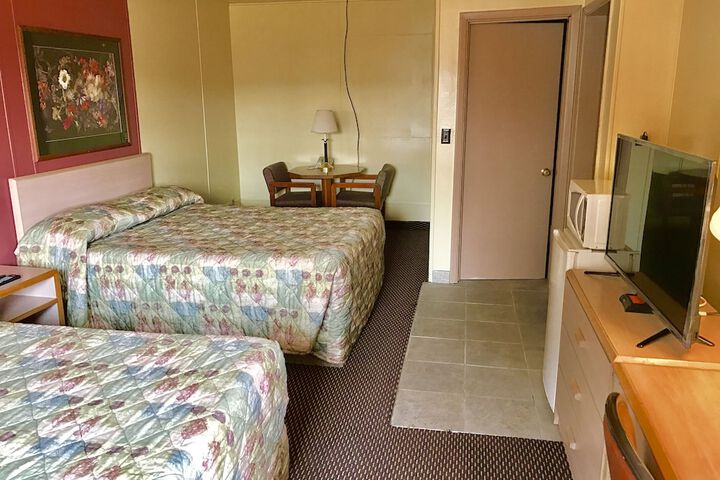 Room 8 of 25