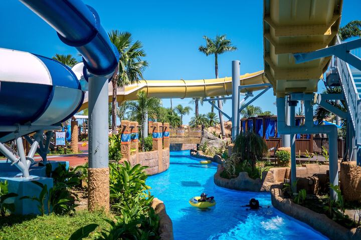 Hotel Pool