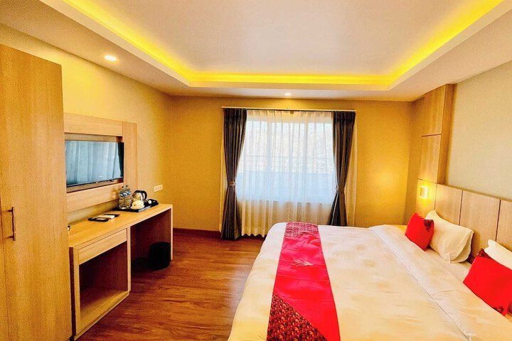 Room 9 of 24