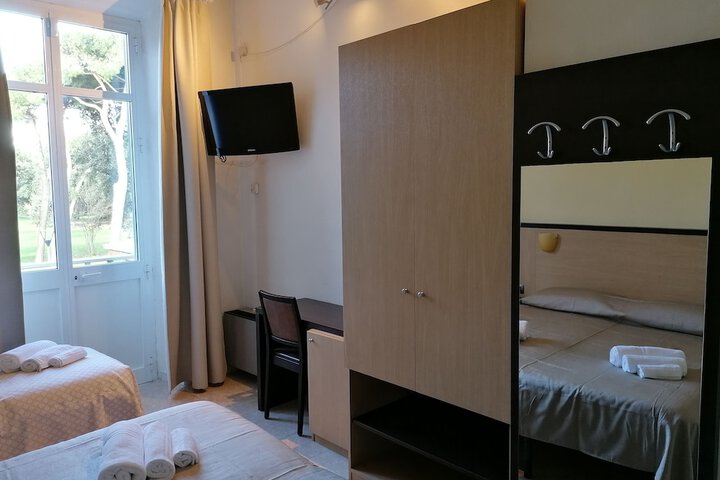 Room 32 of 64