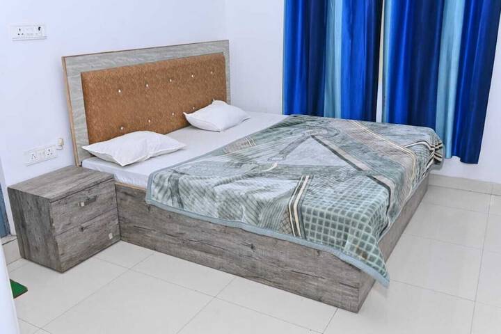 Room 3 of 6