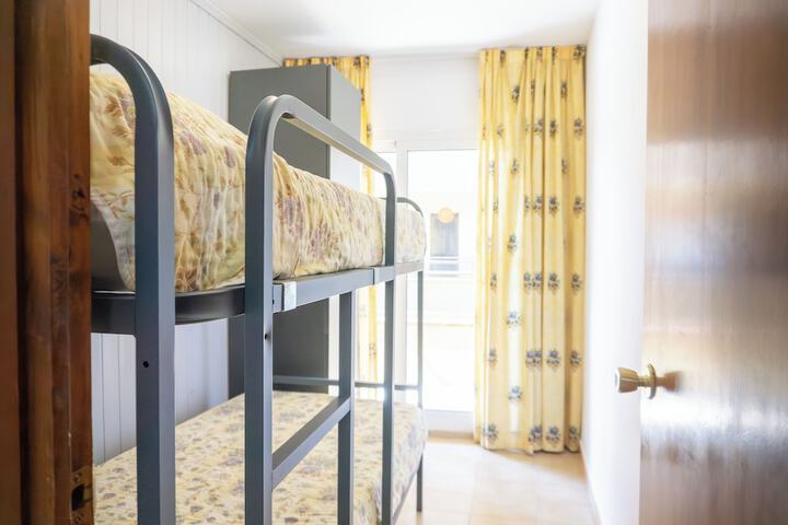 Room 8 of 30
