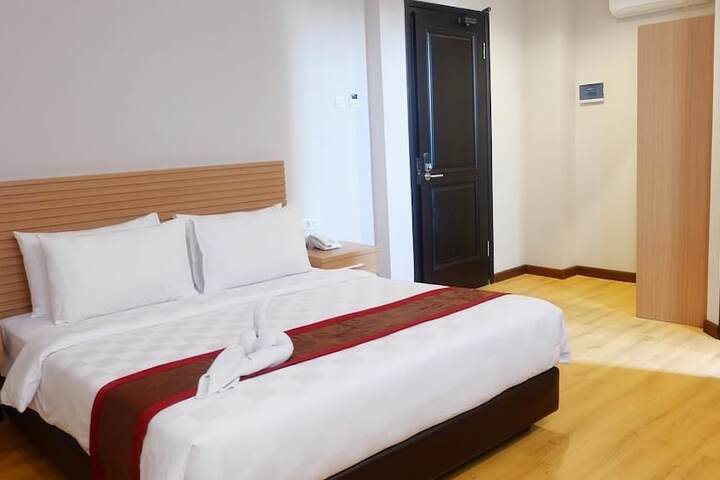 Room 12 of 22