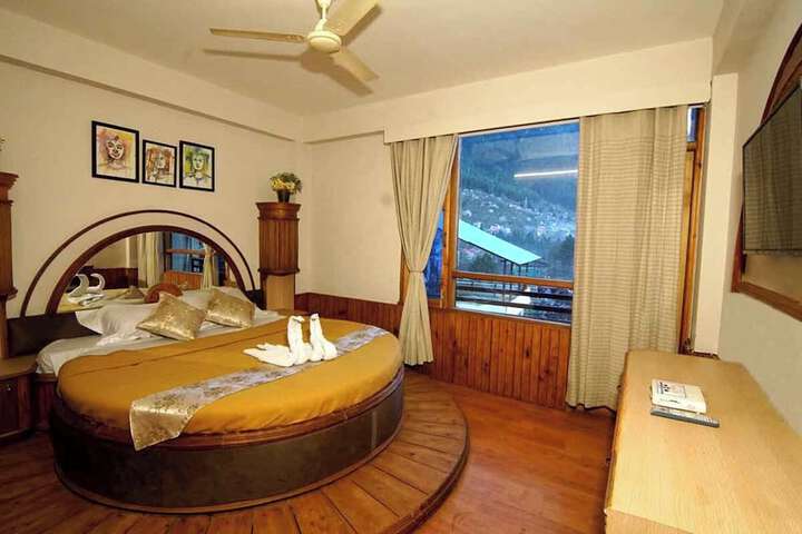 Room 13 of 21