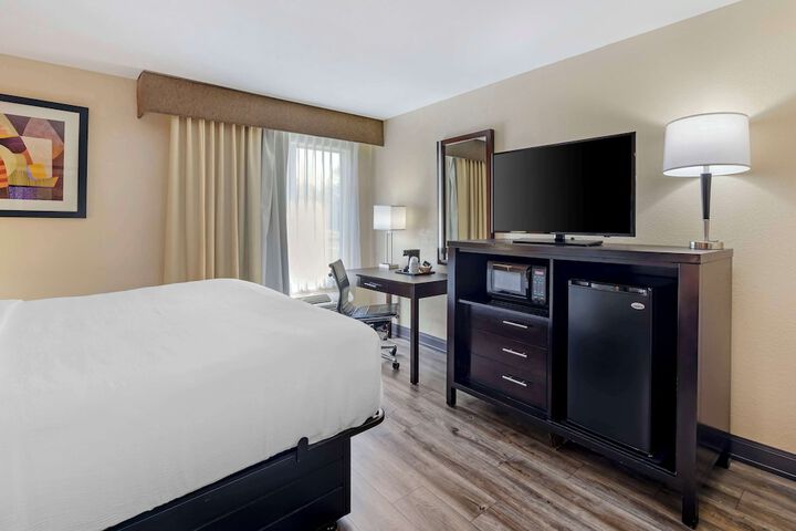 Room 9 of 37