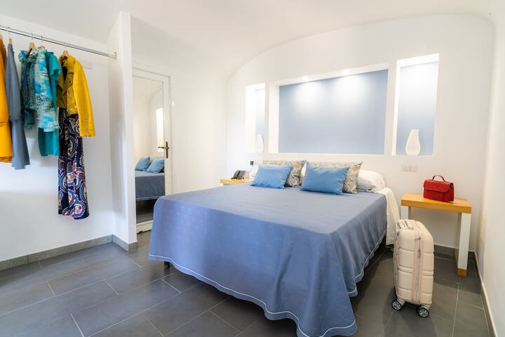 Room 32 of 140