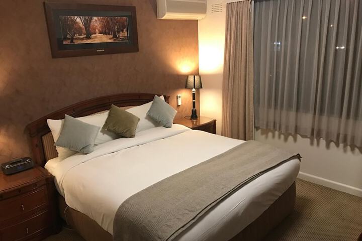 Room 12 of 40