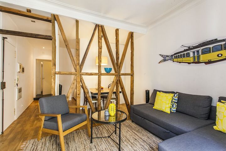 Room 4 of 7