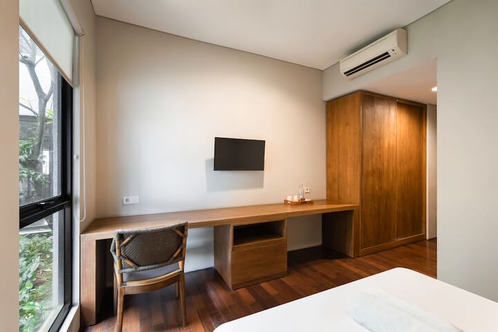 Room 9 of 24