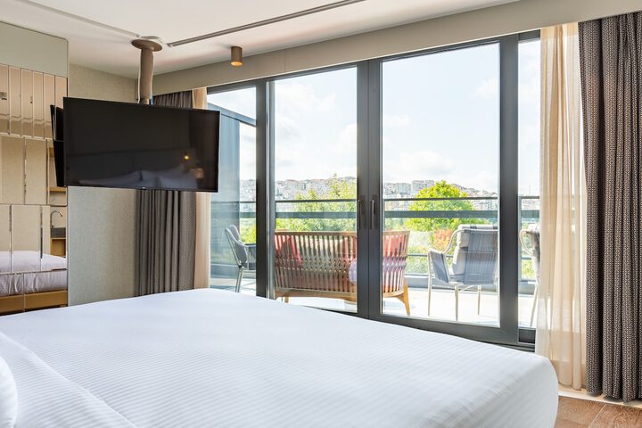 Room 52 of 194