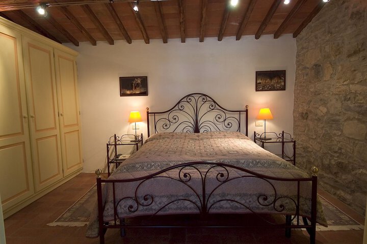 Room 3 of 68