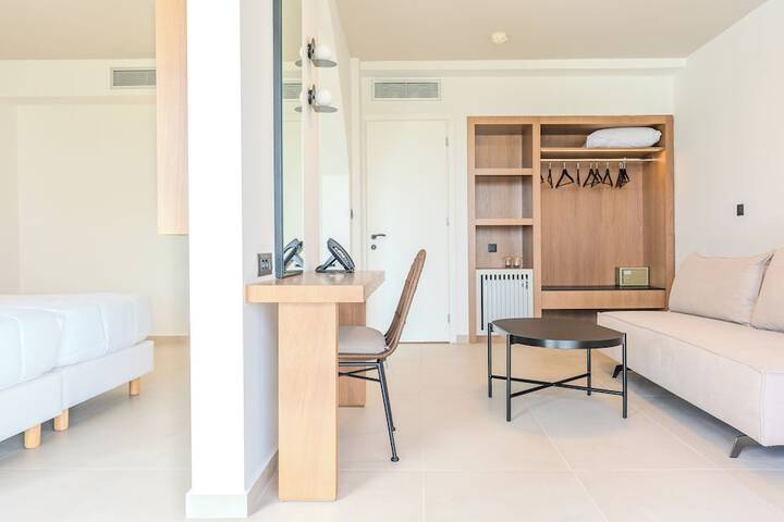 Room 32 of 160