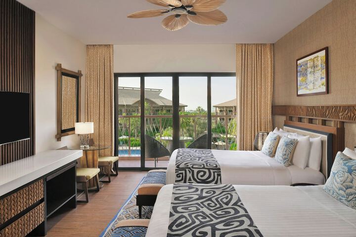Room 15 of 152