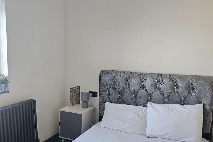 Room 52 of 80