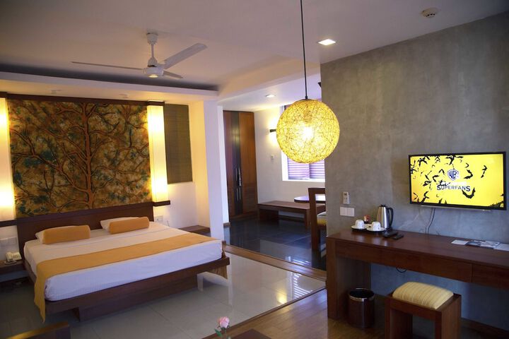Room 36 of 210