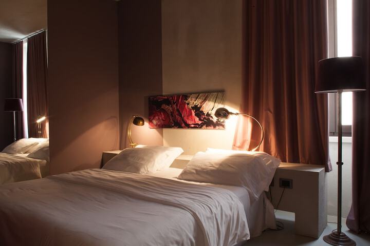 Room 9 of 25