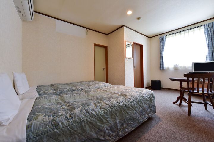 Room 8 of 70