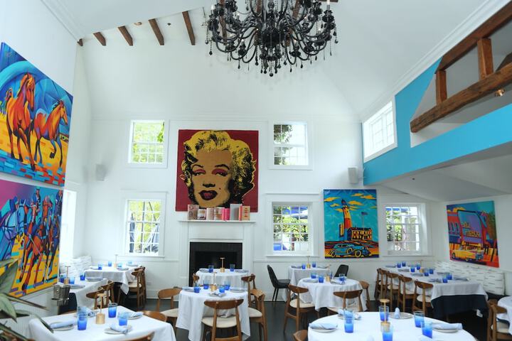 Dining 15 of 18