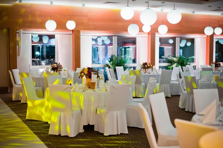 Ballroom/Hall 48 of 76