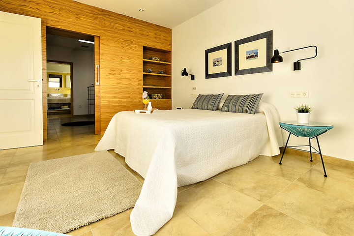Room 3 of 10
