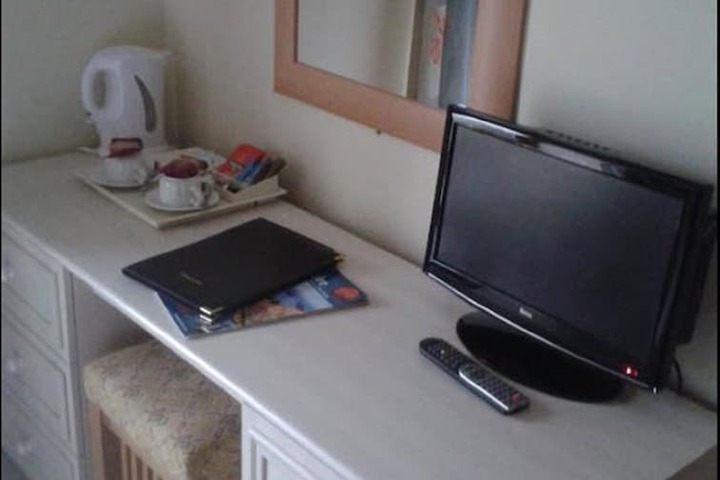 Room 4 of 11