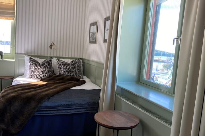 Room 13 of 86