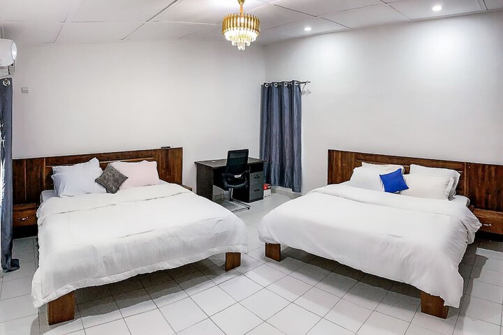 Room 14 of 28