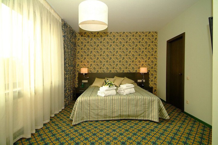 Room 5 of 65