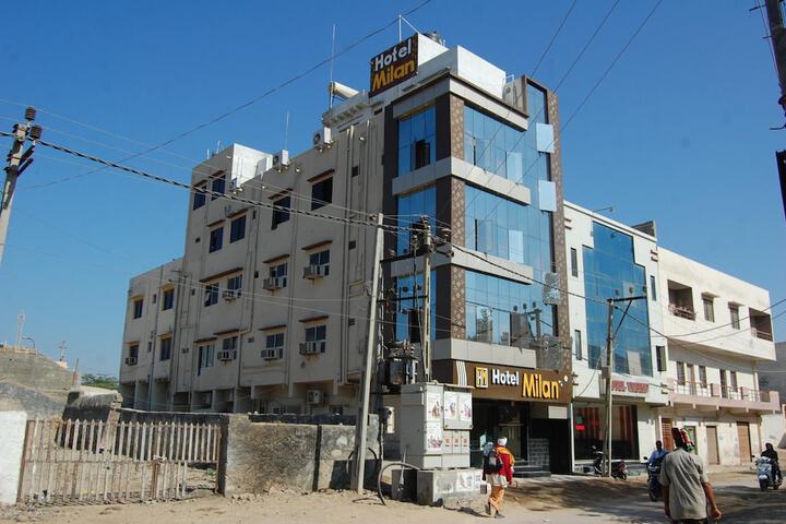 Hotel 7 of 13