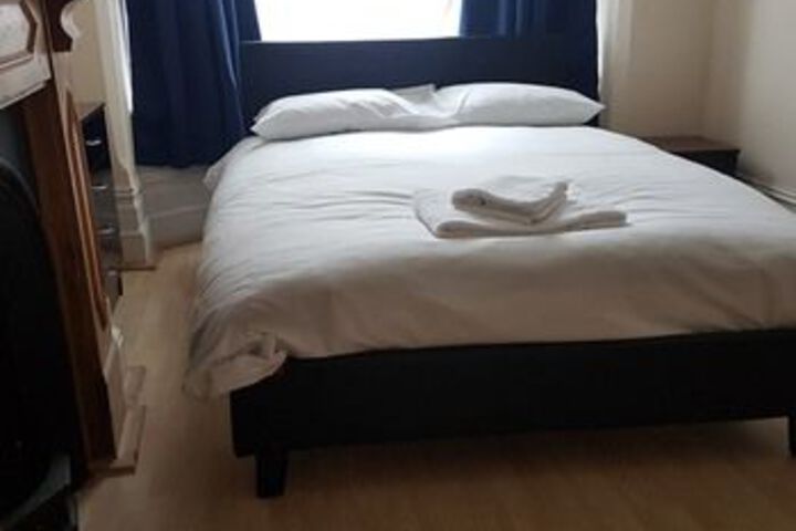 Room 14 of 18