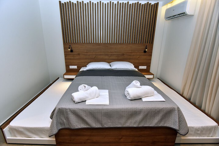 Room 10 of 34