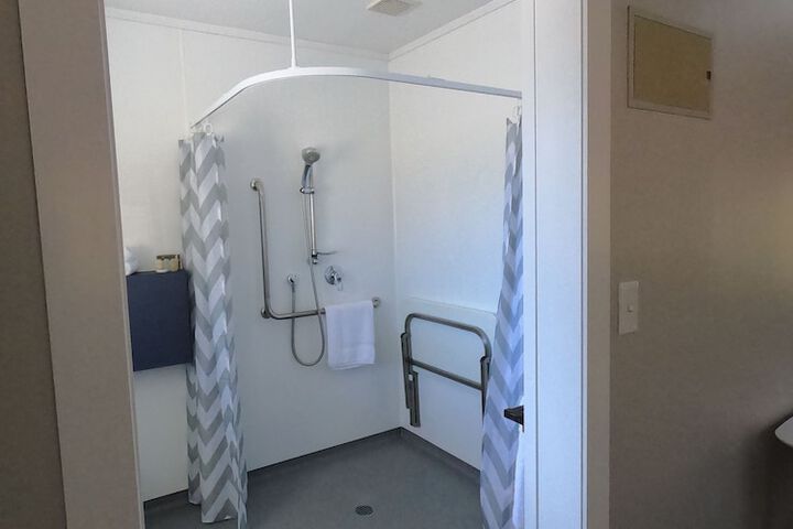 Room 9 of 12