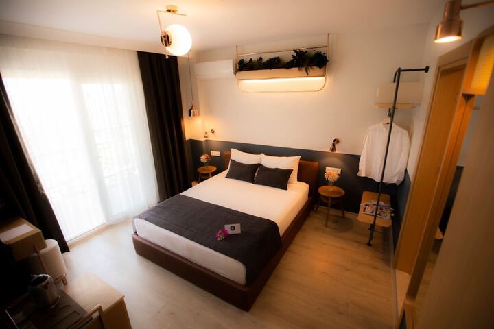 Room 33 of 58
