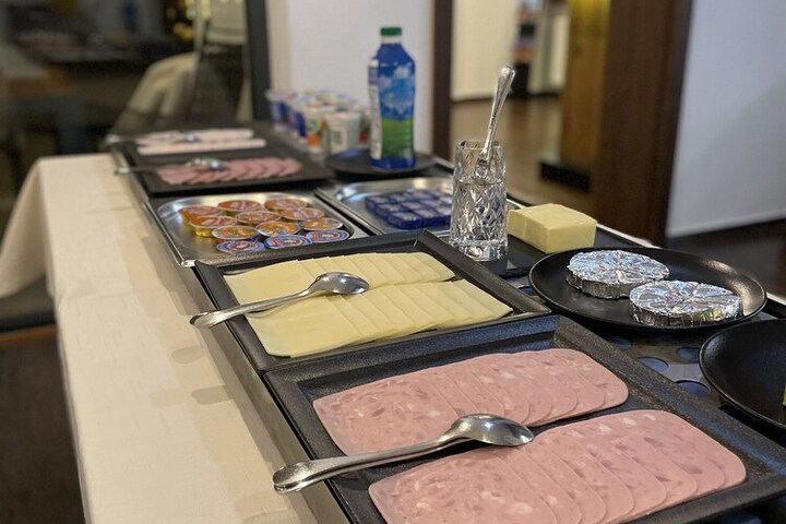 Dining 64 of 70