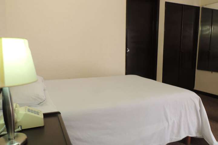 Room 8 of 20